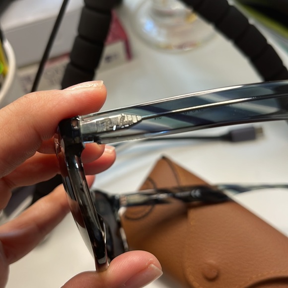 Brand new. Worn once. Ray Ban sunglasses. - Picture 6 of 10